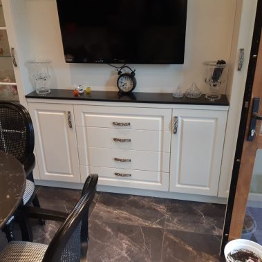 Sarakoğulları_Tv_Ünitesi