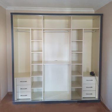 Sarakoğulları-gardırop